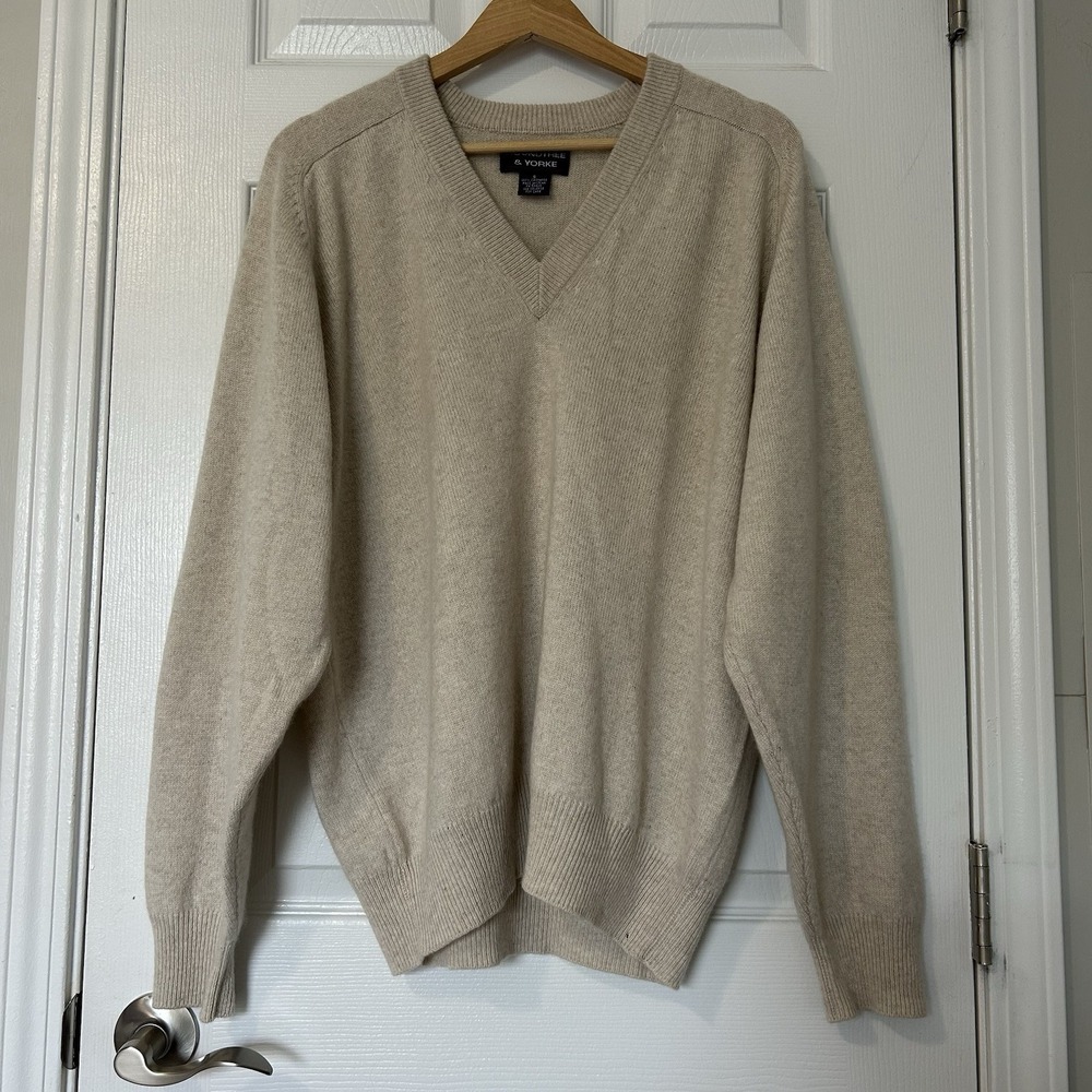 Roundtree & Yorke‎ 100% Cashmere V-Neck Sweater